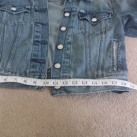 🌸🌸 Levi Vintage Ladies Distressed  Denim Jeans Jacket  Washed Blue Large 🌸🌸 - Picture 15 of 15